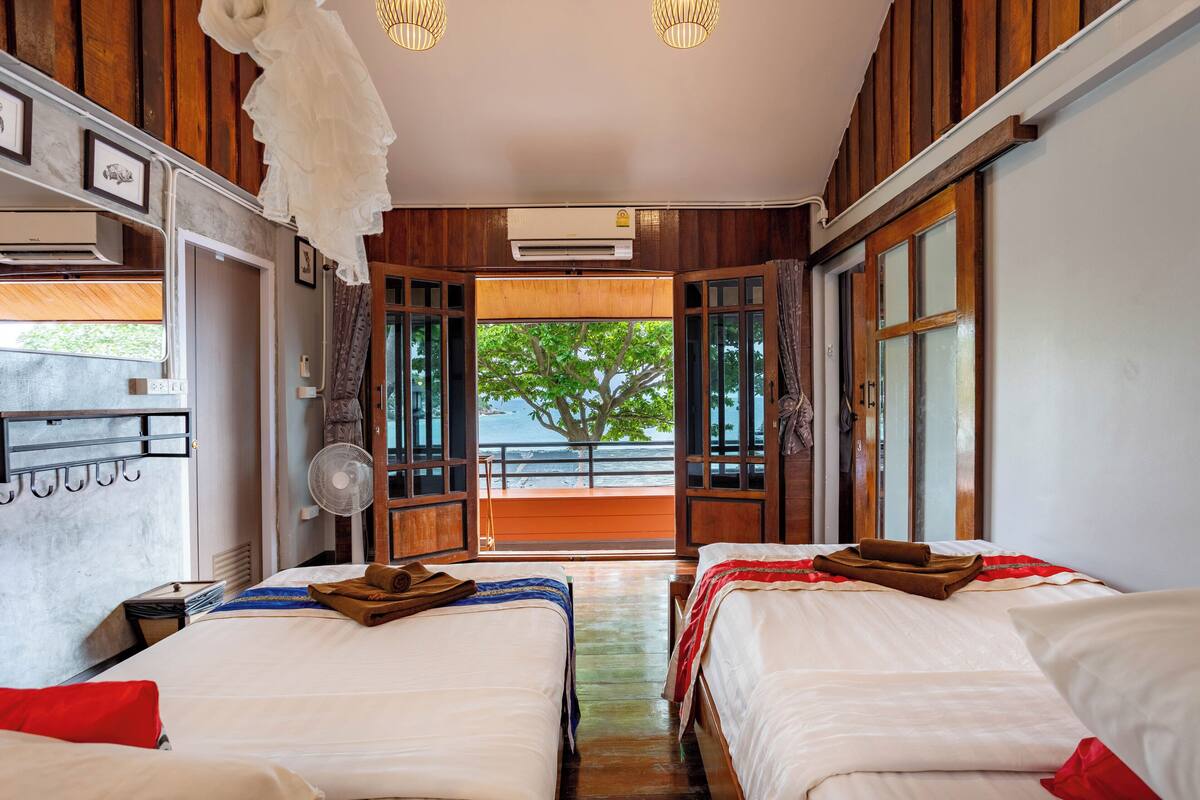Family sea view bungalow | Brankas, tirai kedap cahaya, Wi-Fi gratis, dan seprai linen
