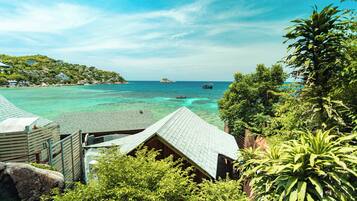 Good sea view bungalow | Vistas desde la habitación