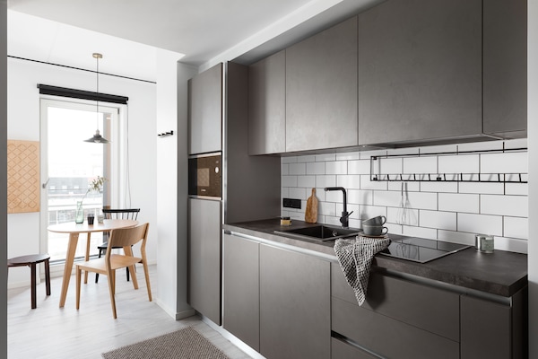 Spacious Studio Home with Terrace | Yksityinen keittiö | Jääkaappi, liesi, astianpesukone, kahvin-/teenkeitin