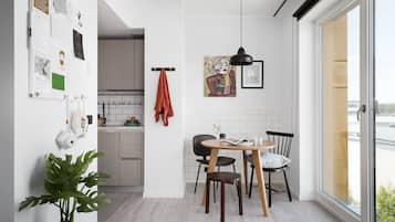 Spacious Studio Home | Living area
