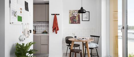 Spacious Studio Home | Living area