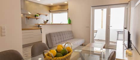 Apartment (2 Bedrooms) | Living area