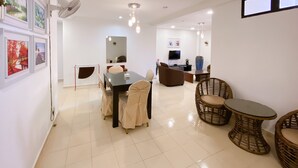 32-inch LCD TV with cable channels, TV - Vitatree Cottage (Langkawi)