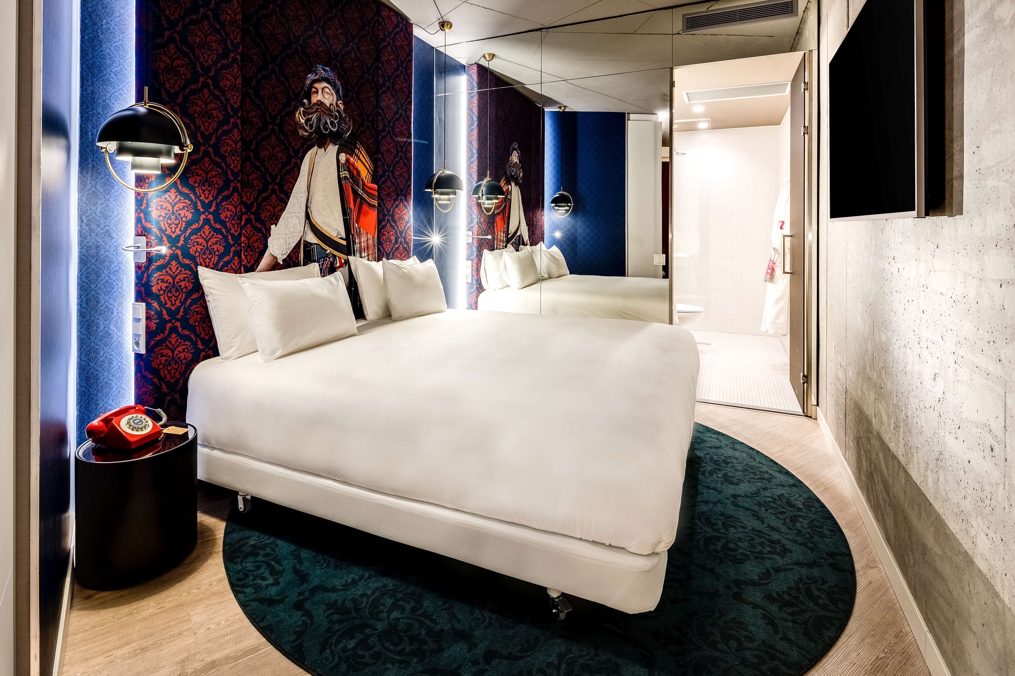 desk, soundproofing, free cots/infant beds, bed sheets