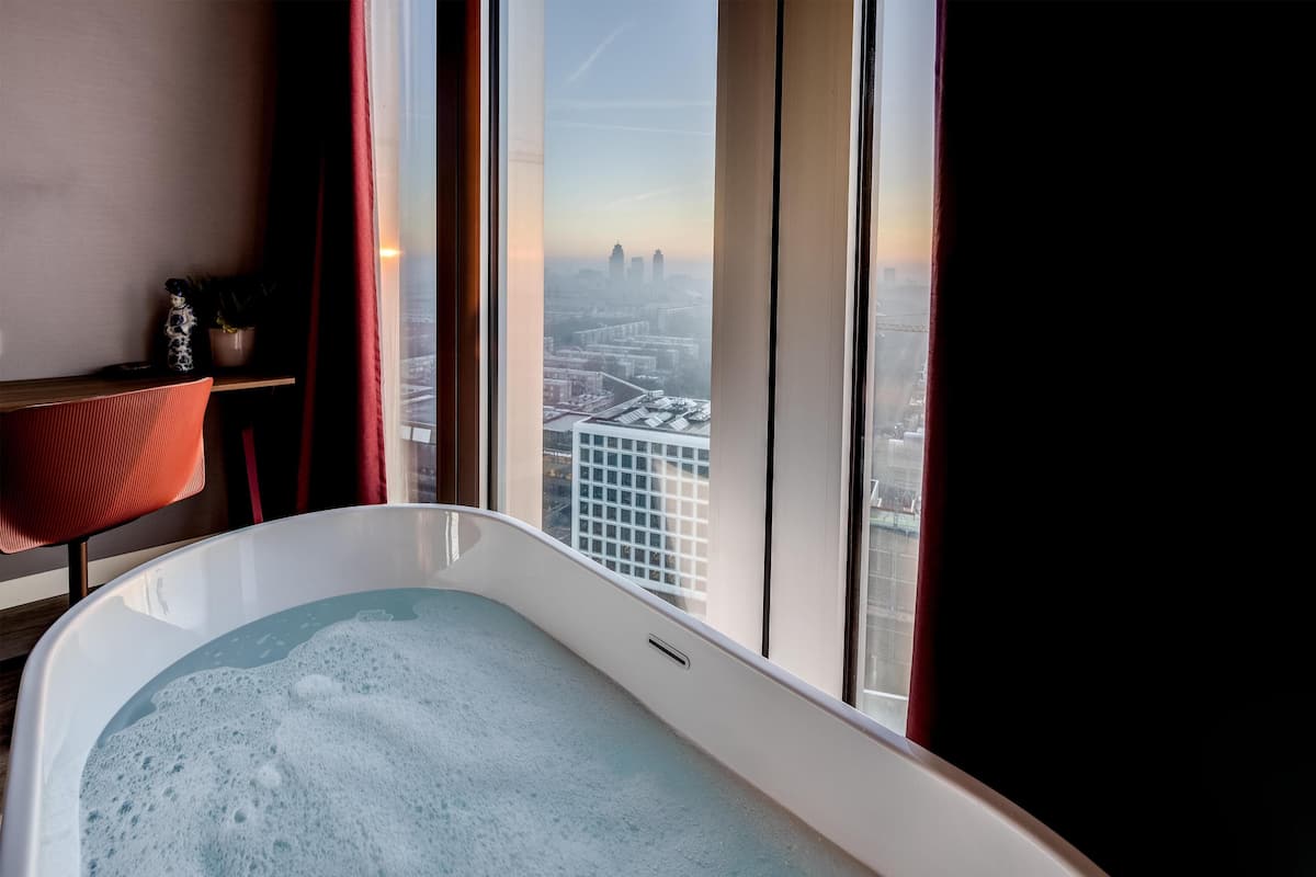 nhow Premium Panoramic Bath Room | Desk, soundproofing, cribs (free), bed sheets