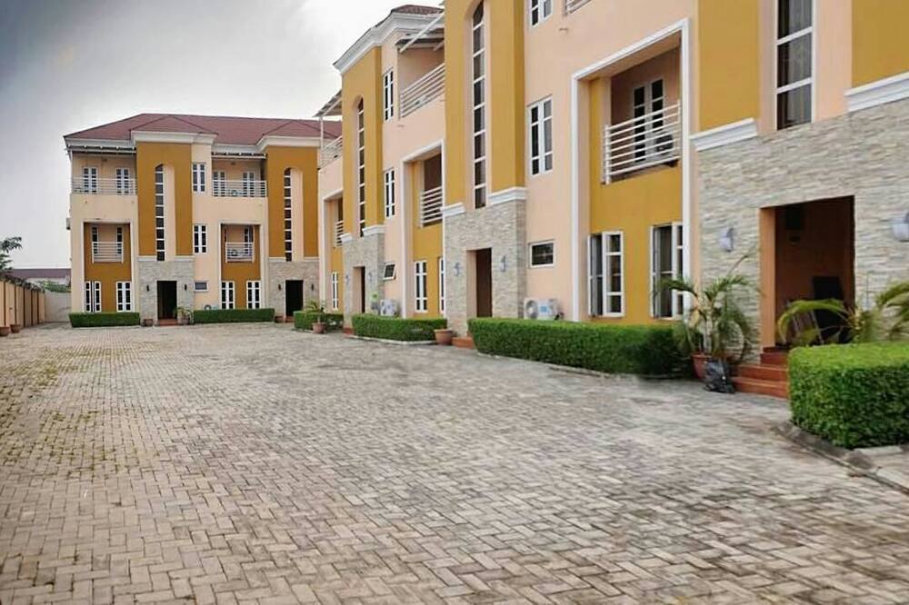 Aden 360 Apartments By Intra