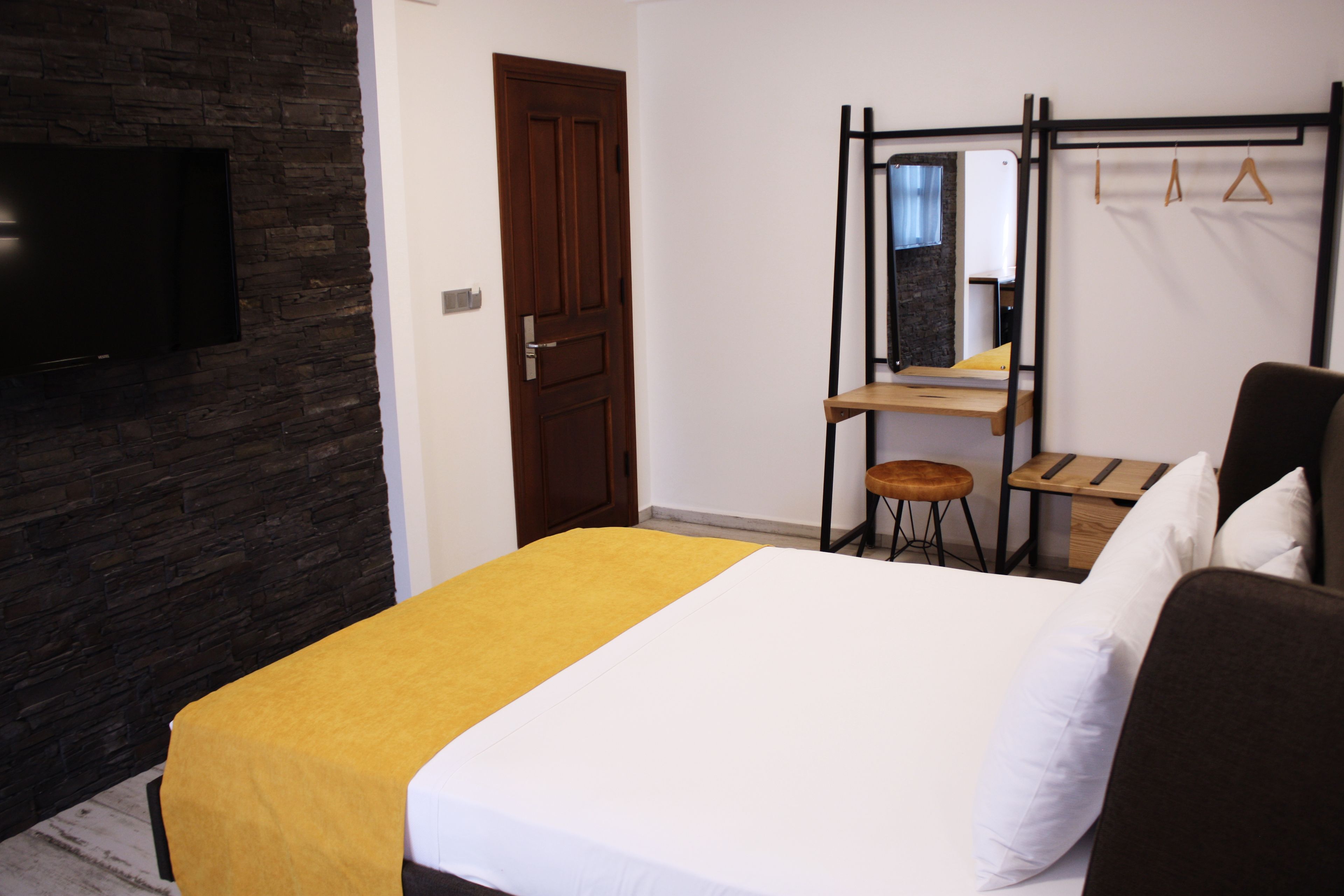 luxury room | 1 bedroom, minibar, in-room safe, iron/ironing board