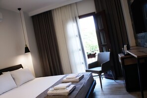Standard Room | Minibar, in-room safe, iron/ironing board, free WiFi - Pintura Urla Butik Otel & Sanat Galerisi (Urla)