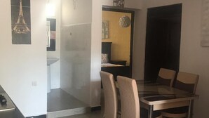 Apartment, 2 Bedrooms (Paris) | In-room dining
