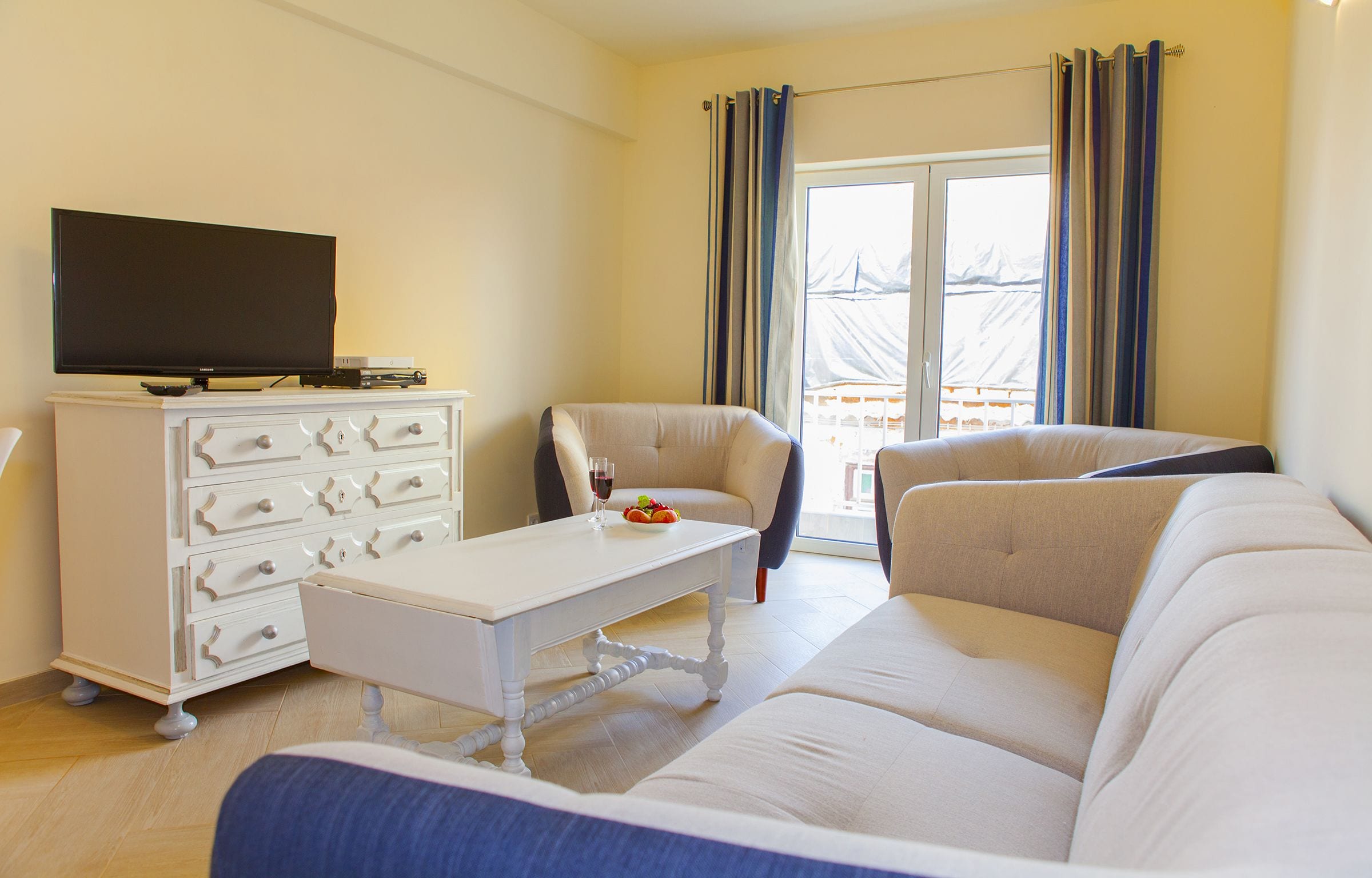 Apartment, 3 Bedrooms | Living room
