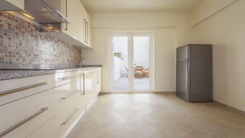 Apartment, 3 Bedrooms | Private kitchen