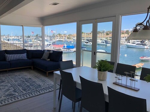 BALBOA ISLAND WATER FRONT - BEACH FRONT !!
