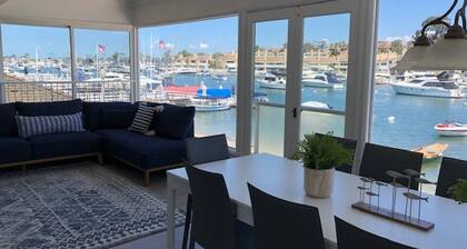 BALBOA ISLAND WATER FRONT - BEACH FRONT !!