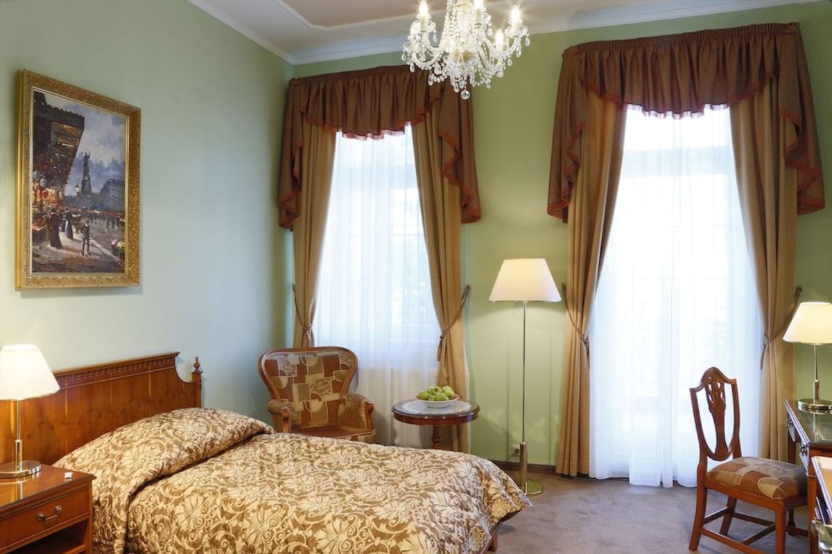 Coffres-forts dans les chambres, bureau