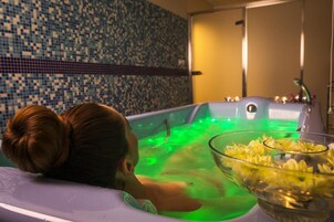 Baño turco, tratamientos corporales, hidroterapia, aromaterapia