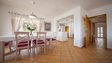 Villa (5 Bedrooms) | Plano