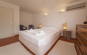 Casa, 2 habitaciones | 2 habitaciones, cunas, wifi gratis y ropa de cama 