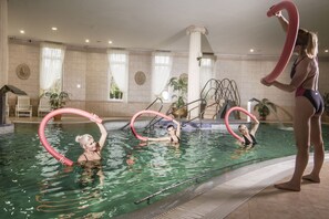 Indoor pool, pool loungers - Hotel Tereza (Karlovy Vary)