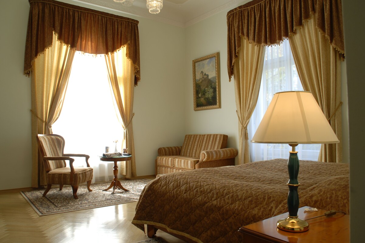 Chambre Standard double | Coffre-fort, bureau, rideaux d’obscurcissement, système d’insonorisation