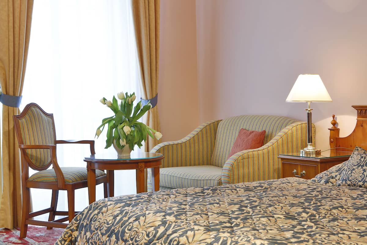 Superior Double Room | 1 bedroom, minibar, in-room safe, desk