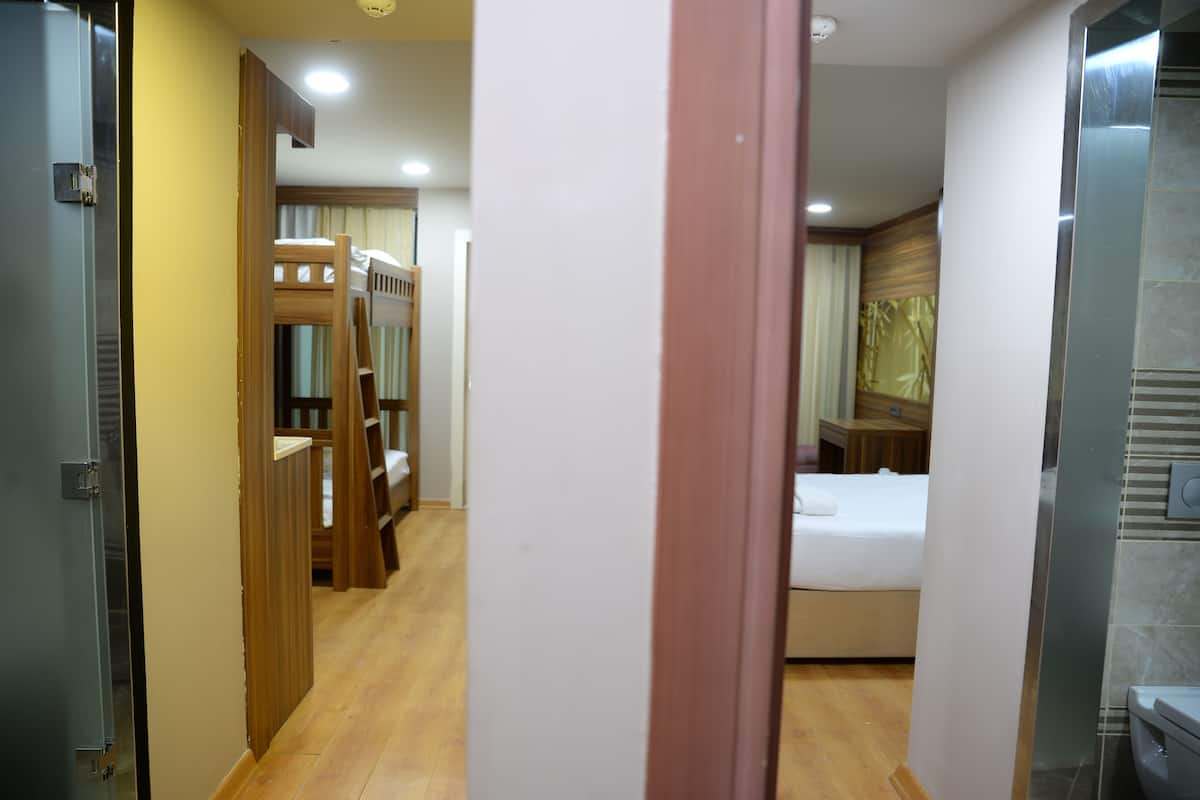1 bedroom, premium bedding, minibar, in-room safe