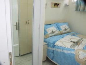 Economy-Doppelzimmer | Minibar, Zimmersafe, kostenloses WLAN, Bettwäsche