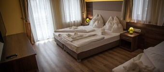 Hotel Jade - Ezüsthíd Hotel