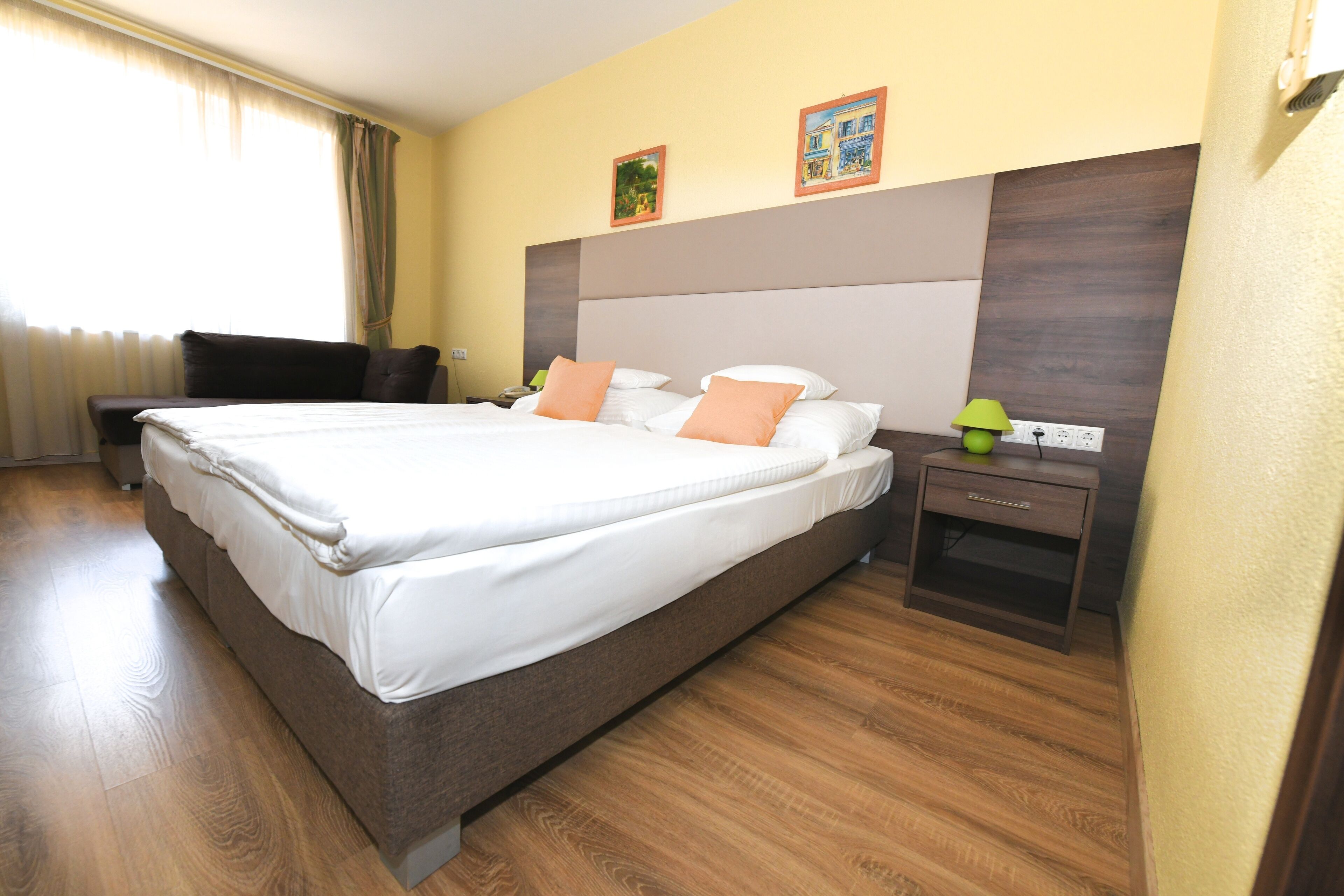 1 bedroom, minibar, in-room safe, blackout drapes