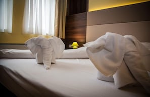 Double or Twin Room | 1 bedroom, minibar, in-room safe, blackout drapes - Hotel Jade - Ezüsthíd Hotel (Veszprem)