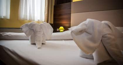 Hotel Jade - EzĂŒsthĂd Hotel