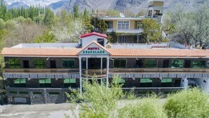 Unclassified image, 4 of 13, button - Graceland Hotel (Skardu)