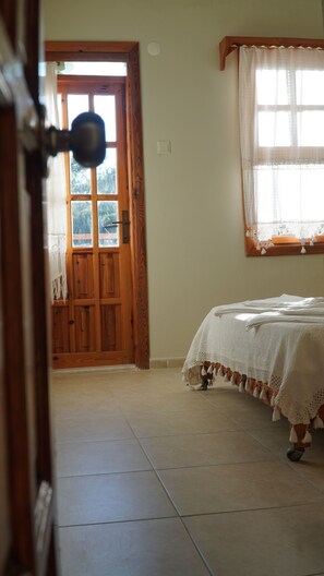 Standard Double or Twin Room, Garden View | Bathroom | Shower, hair dryer, towels, soap