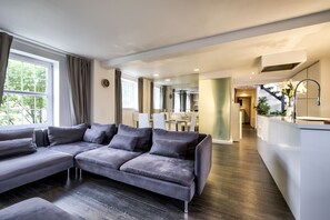 Exclusive Apartment | Living area