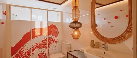 Apartment, 1 Bedroom, Terrace | Bathroom | Shower, hair dryer, towels