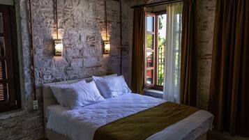 Comfort Triple Room | Free WiFi, bed sheets