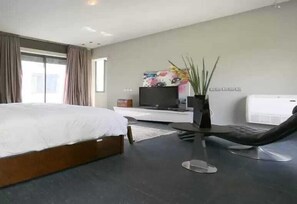 Villa Deluxe