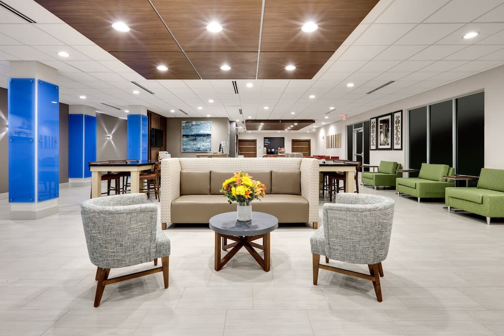 Holiday Inn Express & Suites Plano - The Colony by IHG