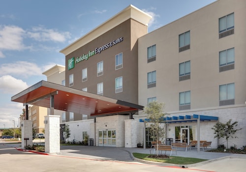 Holiday Inn Express & Suites Plano - The Colony by IHG