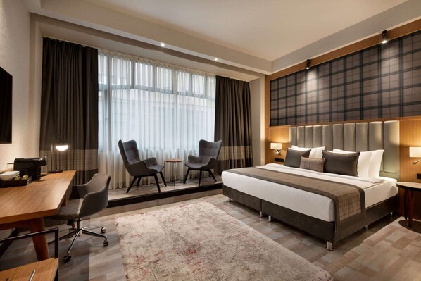 Premium bedding, minibar, in-room safe, desk - Ramada by Wyndham Budapest City Center (Budapest)