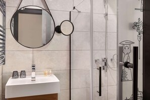Free toiletries, hair dryer, slippers, bidet - Ramada by Wyndham Budapest City Center (Budapest)