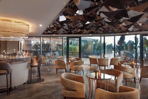 3 bars/lounges, poolside bar - Reges, a Luxury Collection Resort & Spa, Cesme (Cesme)