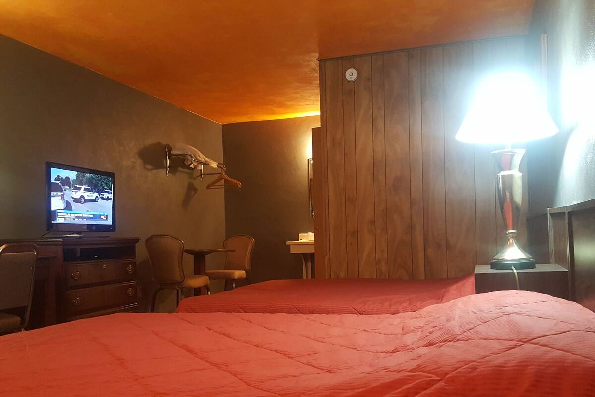 Comfort-Einzelzimmer | 1 Schlafzimmer, Tempur-Pedic-Betten, Schreibtisch, Verdunkelungsvorhänge