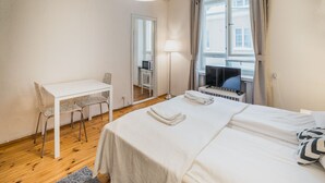 Apartment | Courtyard view - Kotimaailma Helsinki Eerikinkatu 25 (Helsinki)