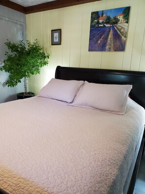 Standard Room, 1 Queen Bed | Individually decorated, individually furnished, free WiFi, bed sheets - The Rugosa Guest House (Eastham)
