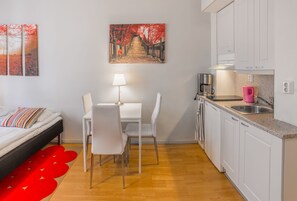 Studio | In-room dining