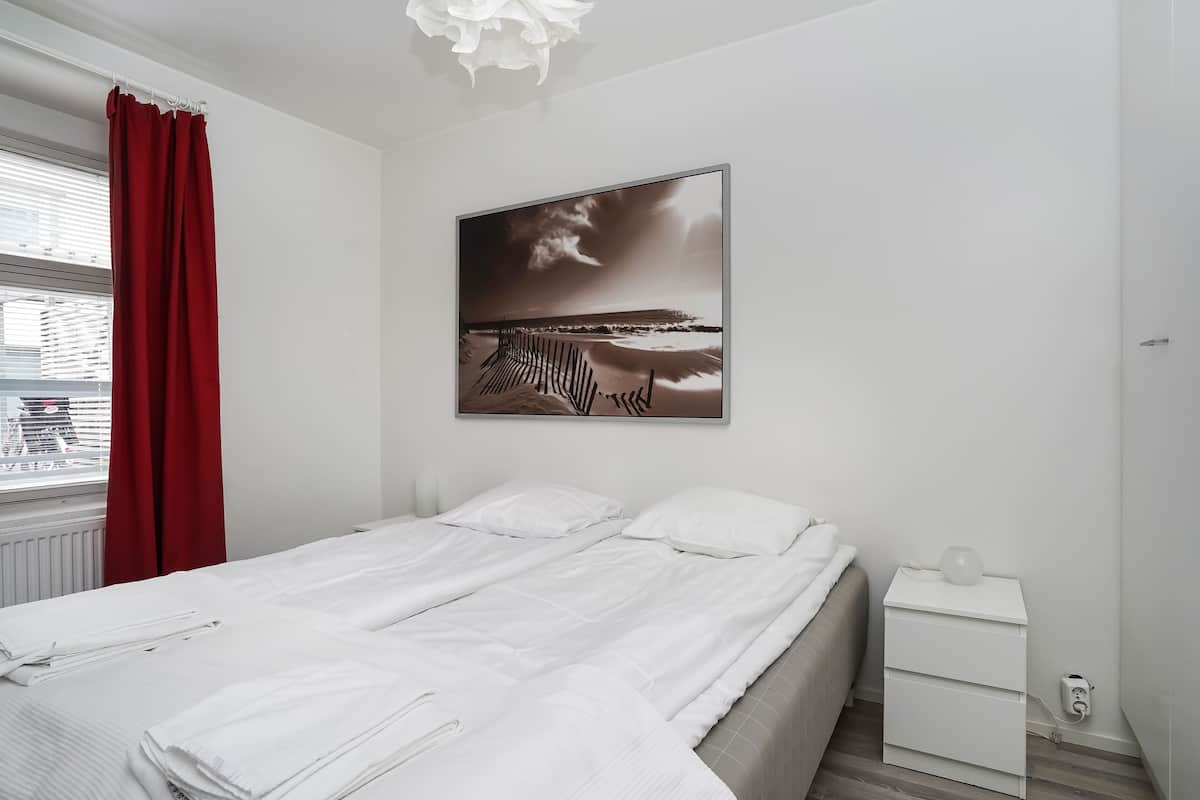 2 bedrooms, iron/ironing board, free cots/infant beds, free WiFi