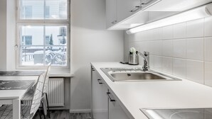 Apartment D 76, 2 Bedrooms | Private kitchenette | Coffee/tea maker, fridge, microwave, oven