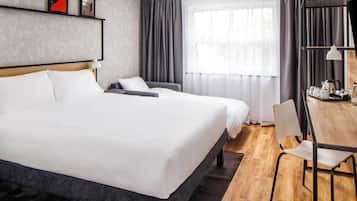 Desk, blackout curtains, free WiFi, bed sheets