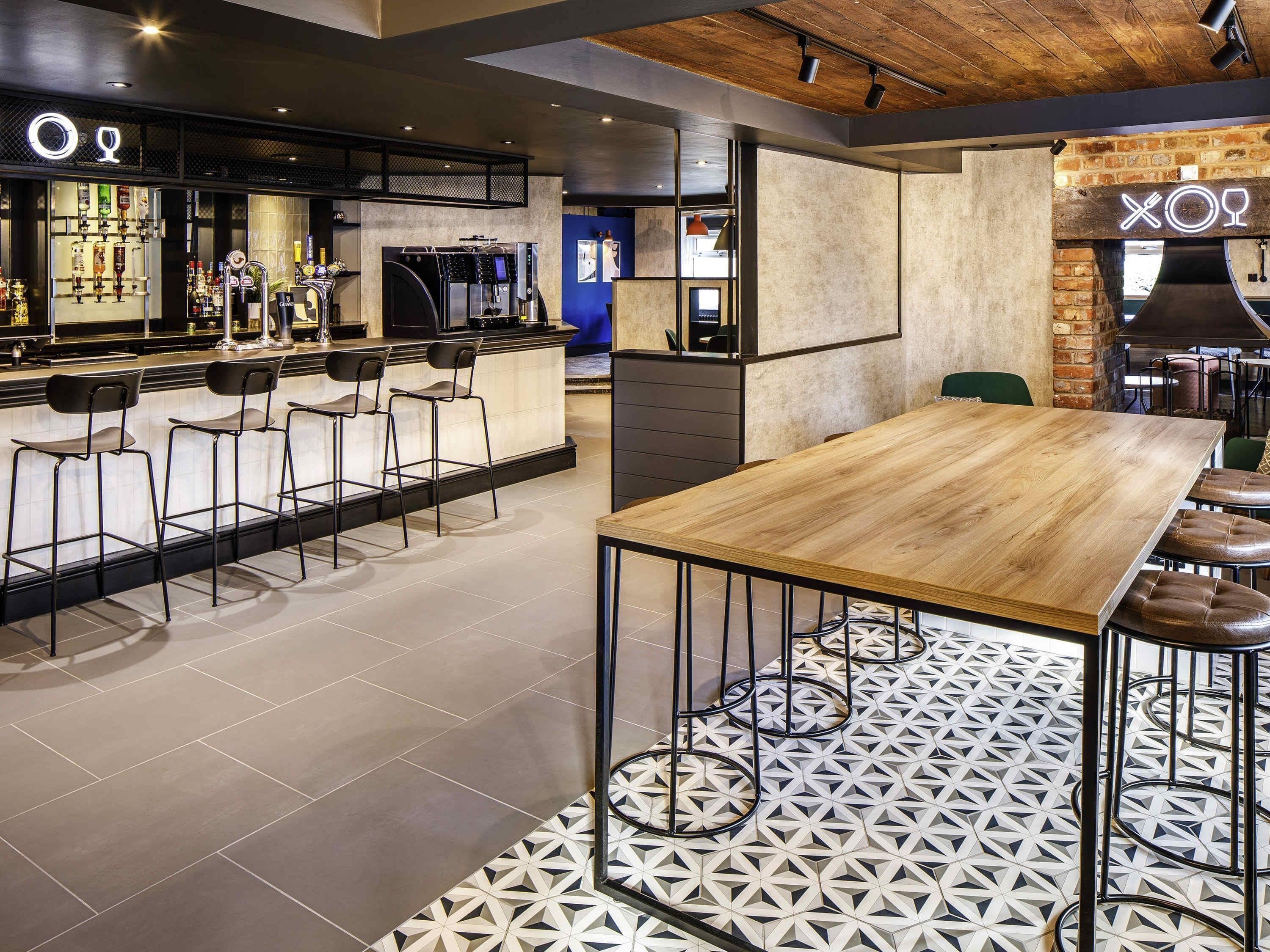 Breakfast, lunch and dinner served