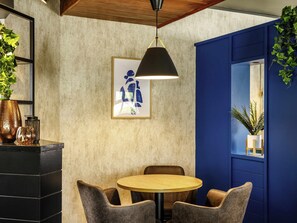Breakfast, lunch and dinner served - ibis Wakefield East-Castleford (Castleford)